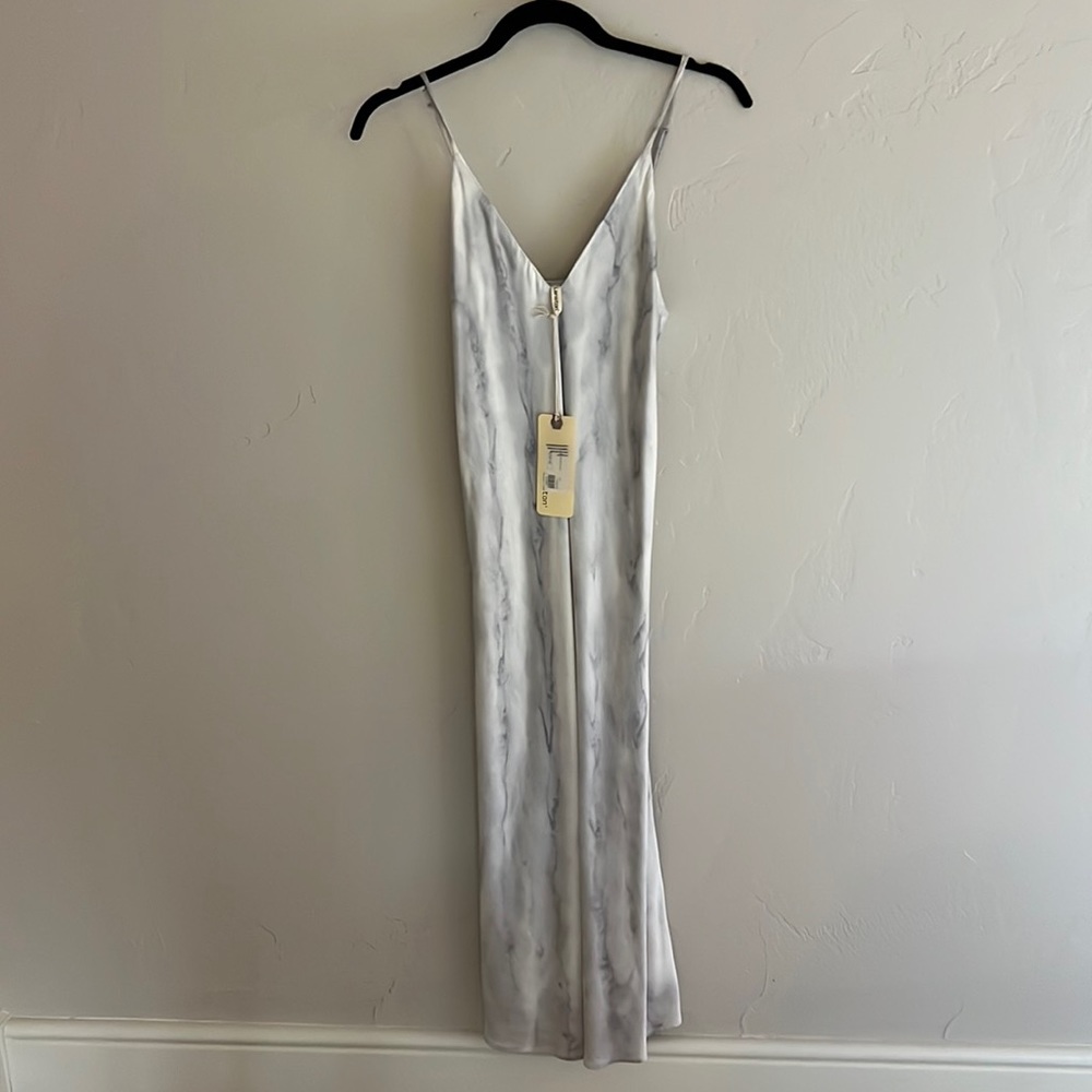 Beautiful body skimming midi dress